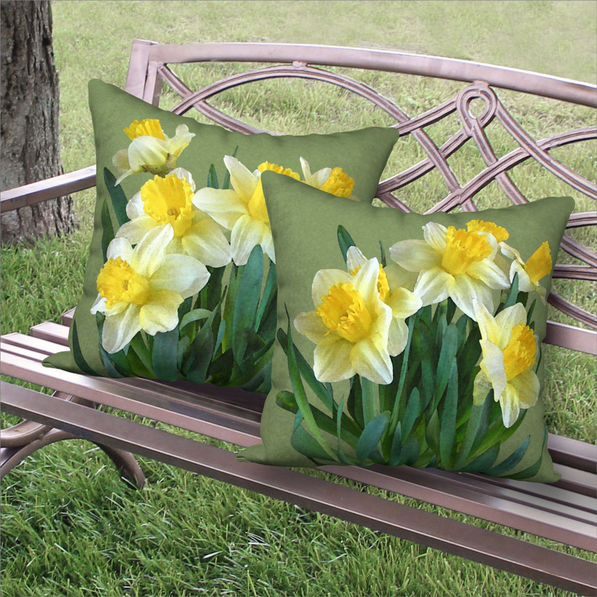 Set of 2 Daffodil Designer Pillows, 18"x18"